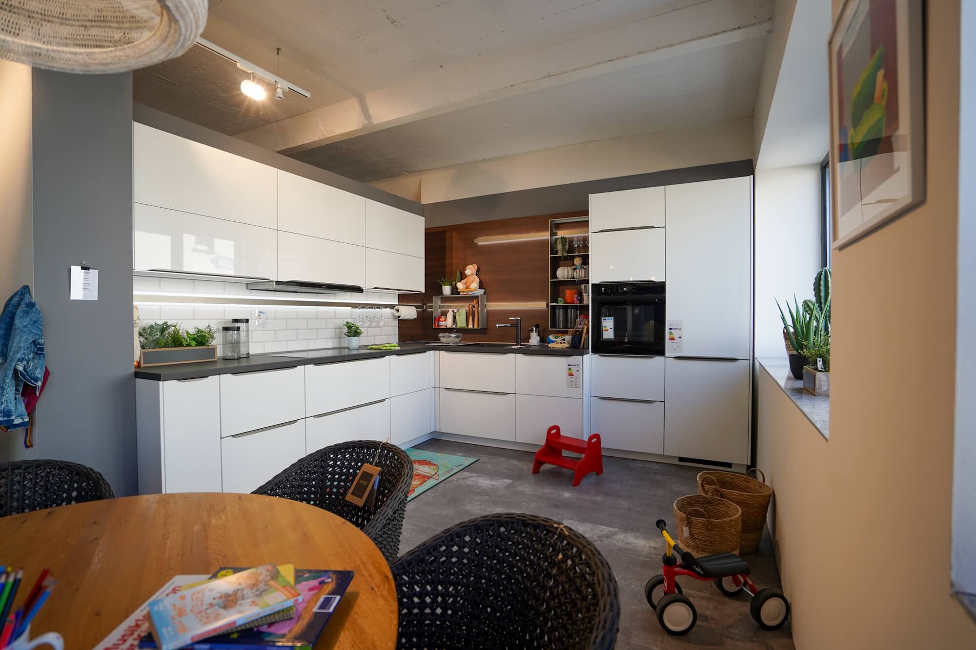 Nobilia Novalux moderne L-Küche Weiß